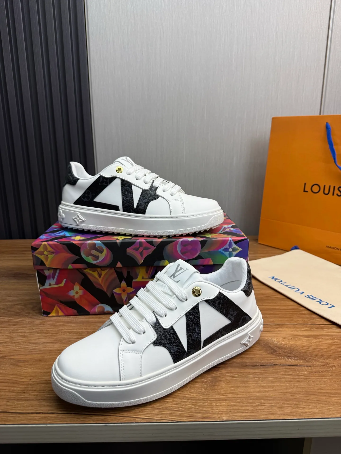 Men's shoes 💰520💰 LOUIS VUITTON [Luden Yiwei] The new trendy Lv is on the market 🎁, casual and fashionable men's shoes 👟 The upper is made of imported silk cowhide + cowhide mesh lining, the original wear-resistant rubber outsole, the version is simple and elegant, exclusive for trendy men. 38-44
